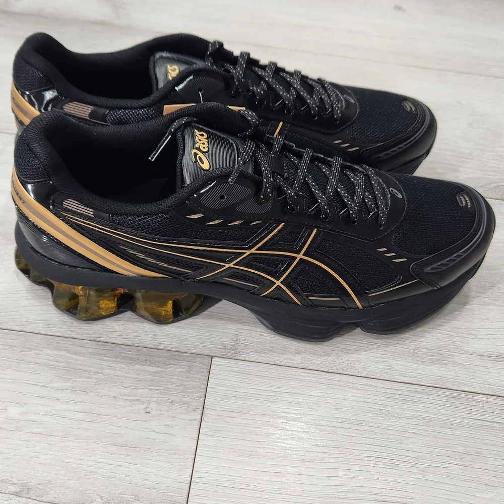 ASICS Men's Black and Gold Running Shoes